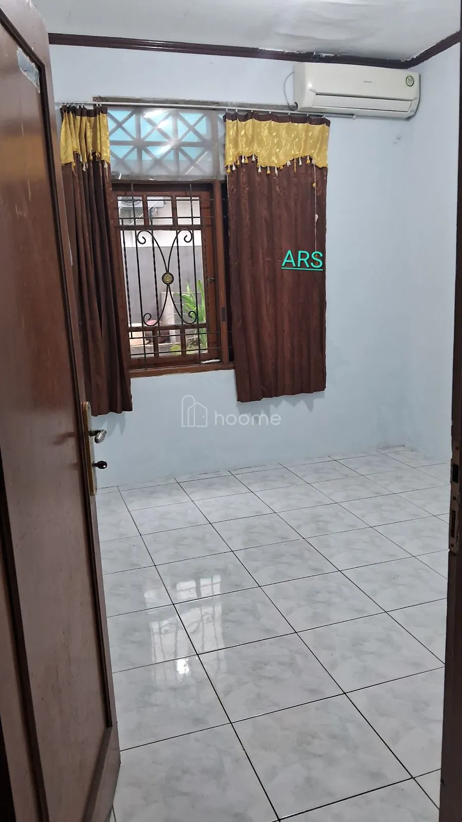 Disewa Rumah Rumah 2 lantai view belakang golf pondok indah — foto 1 dari 4