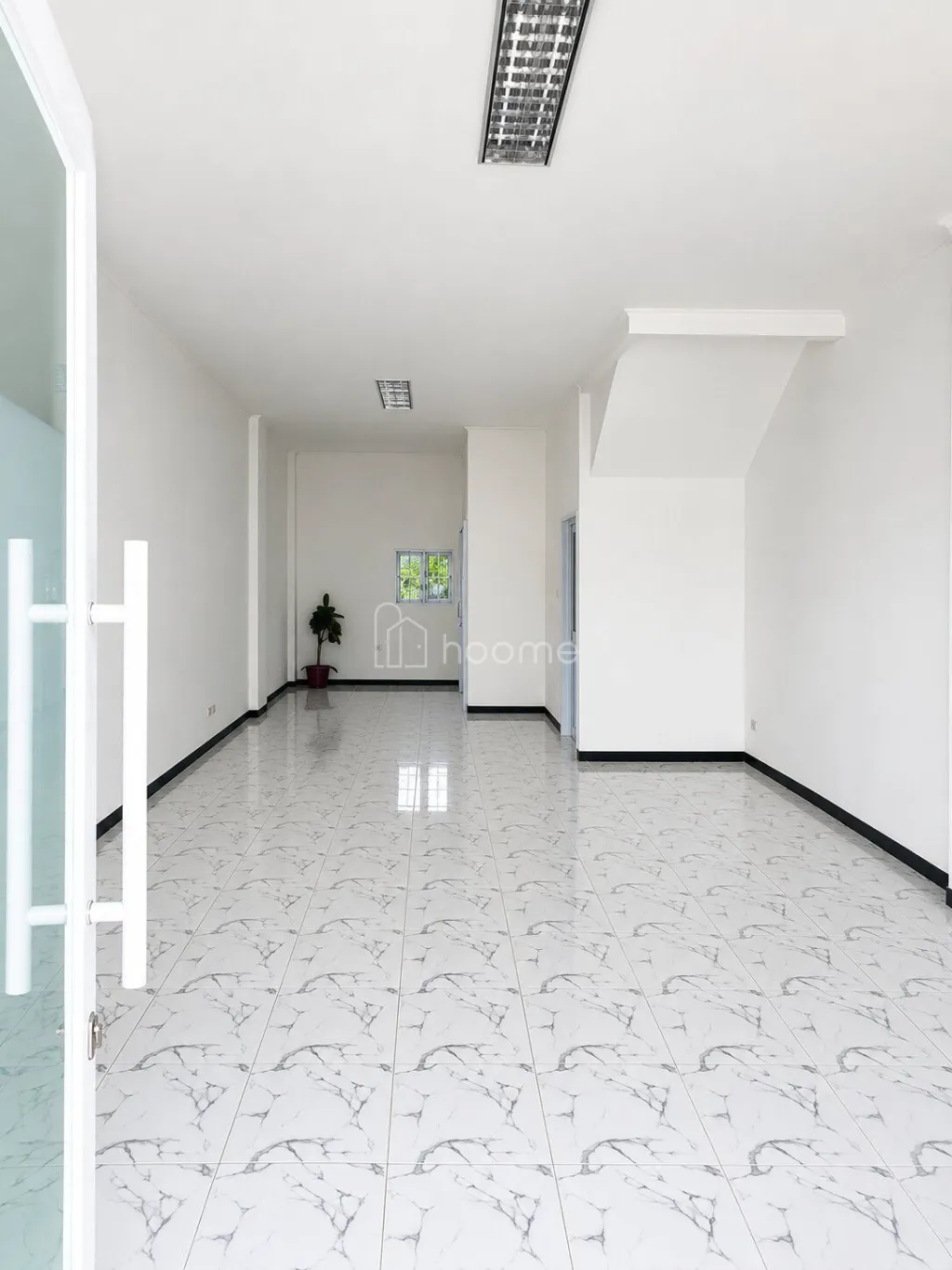 Disewa Ruko Ruko New Renovated Lokasi Strategis Perkantoran — foto 3 dari 4