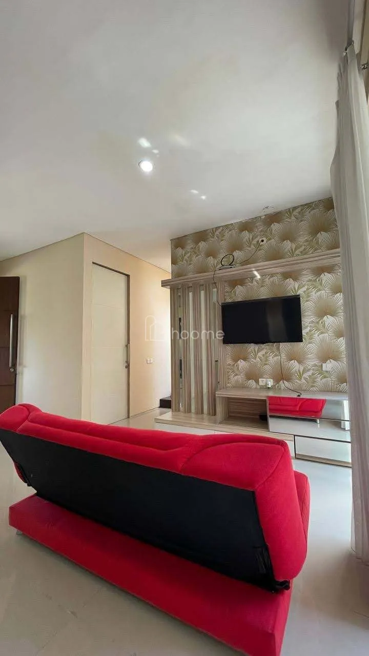 Disewa Rumah RUMAH PELICAN HILL CITRALAND SURABAYA — foto 3 dari 4
