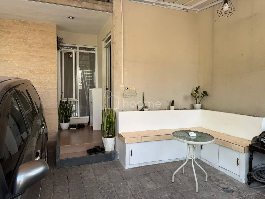 Dijual Rumah Lokasi Strategis jalan utama cigadung — foto 1 dari 4