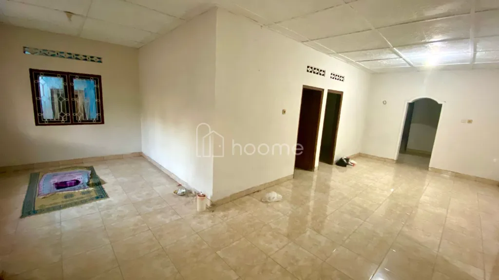 Disewa Rumah 5 Kamar Tidur -  Parkiran Luas - Dalam Kota Jogja — foto 3 dari 4