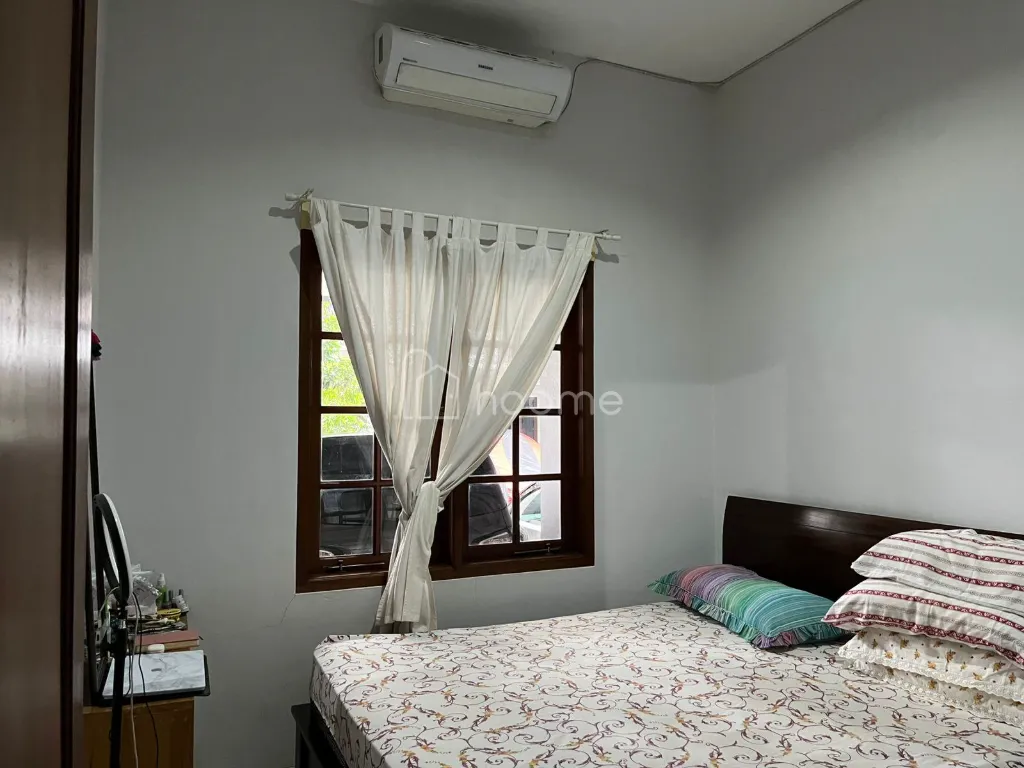 Dijual Rumah 2 lt, 135m², Graha Raya Carissa — foto 4 dari 4