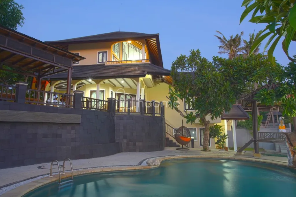 Dijual Villa Dijual Villa di Daerah Pabean Beach View Gunung (s — foto 1 dari 4