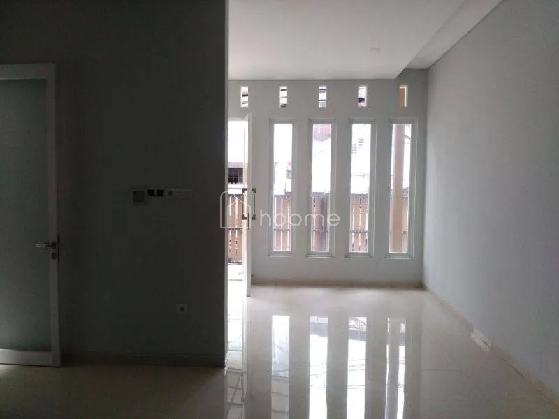 Dijual Rumah Cepat 2 Lantai di Petojo Selatan, Jakarta Pusat — foto 1 dari 4