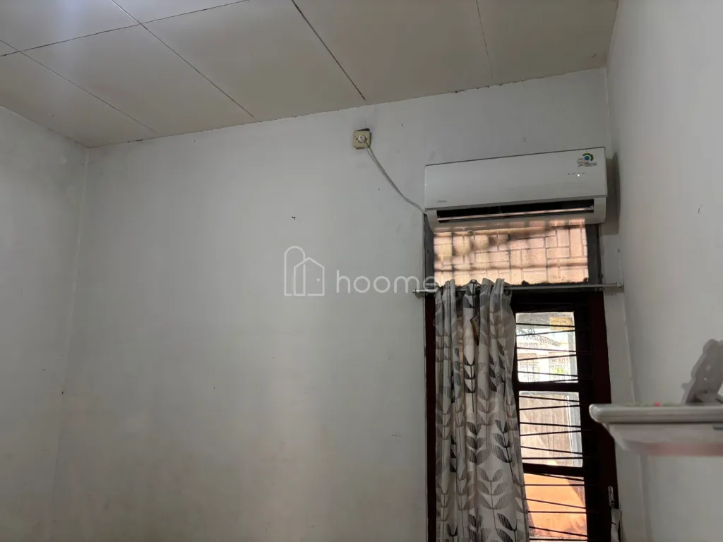 Disewa Rumah Disewakan Rumah, Akses Sangat Strategis, — foto 1 dari 4