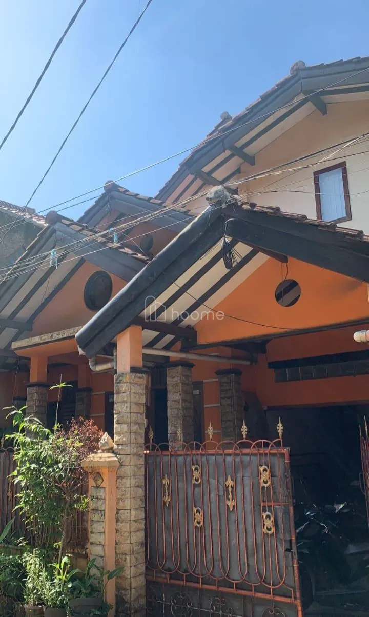 Dijual Rumah Dijual 1 Rumah di Binong Jati  Bandung — foto 1 dari 4