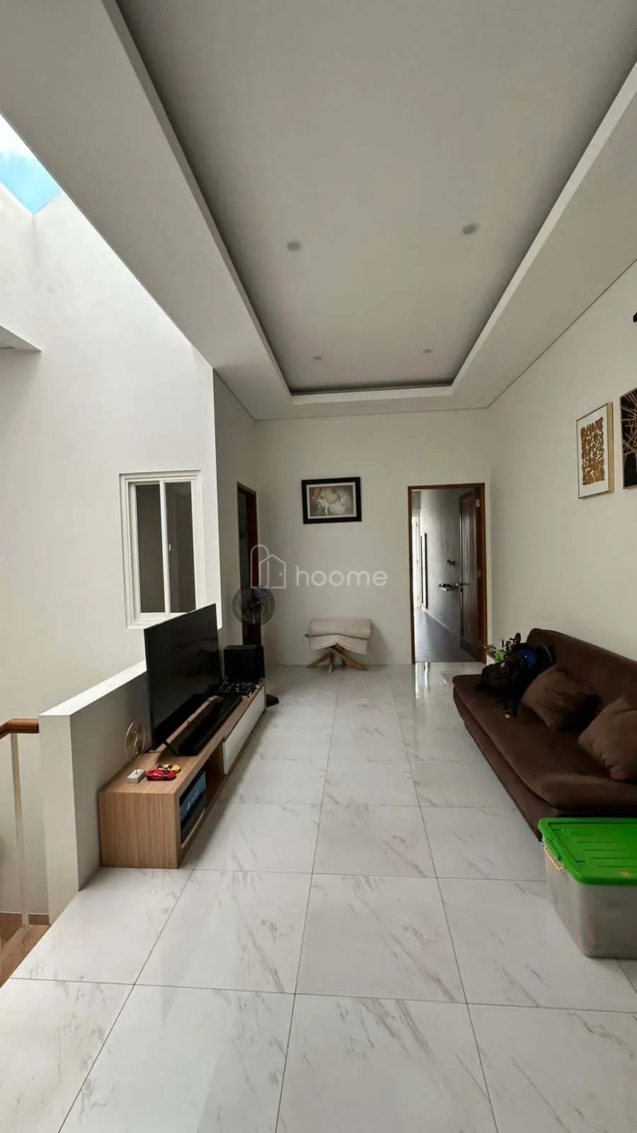 Dijual Rumah FULL FURNISHED 2,5 LANTAI DALAM PERUMAHAN ELITE — foto 1 dari 4