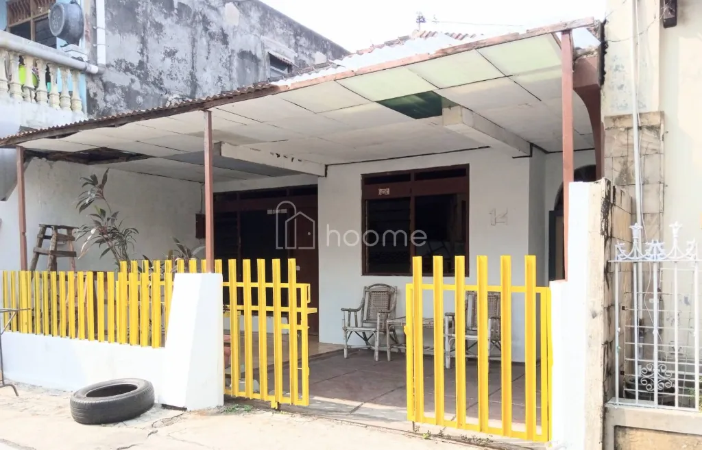 Dijual Rumah Dijual  Rumah Lama 1985-an, 2 lantai, SHM, di Solo — foto 3 dari 3
