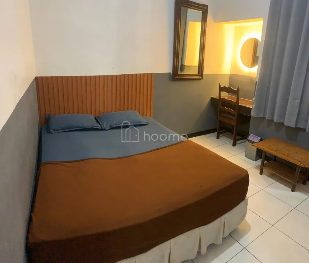 Dijual Hotel lokasi tengah Kota Solo belakang Taman Sriwedari — foto 1 dari 4