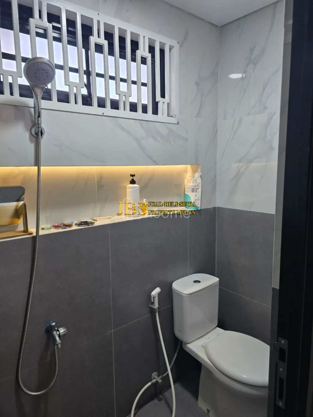 Dijual Rumah Full Furnish di Damansara Private Living - Medan — foto 1 dari 4