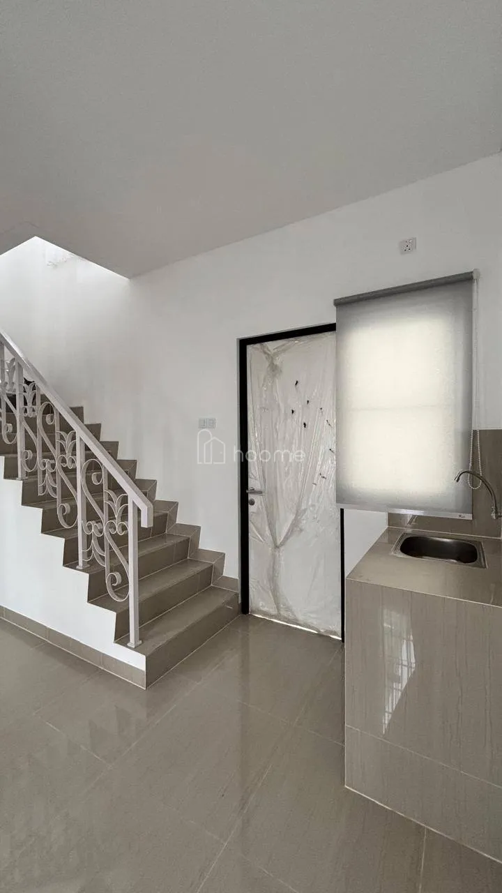 Disewa Rumah 2 LANTAI DI CLUSTER SEVILLA JABABEKA CIKARANG — foto 4 dari 4