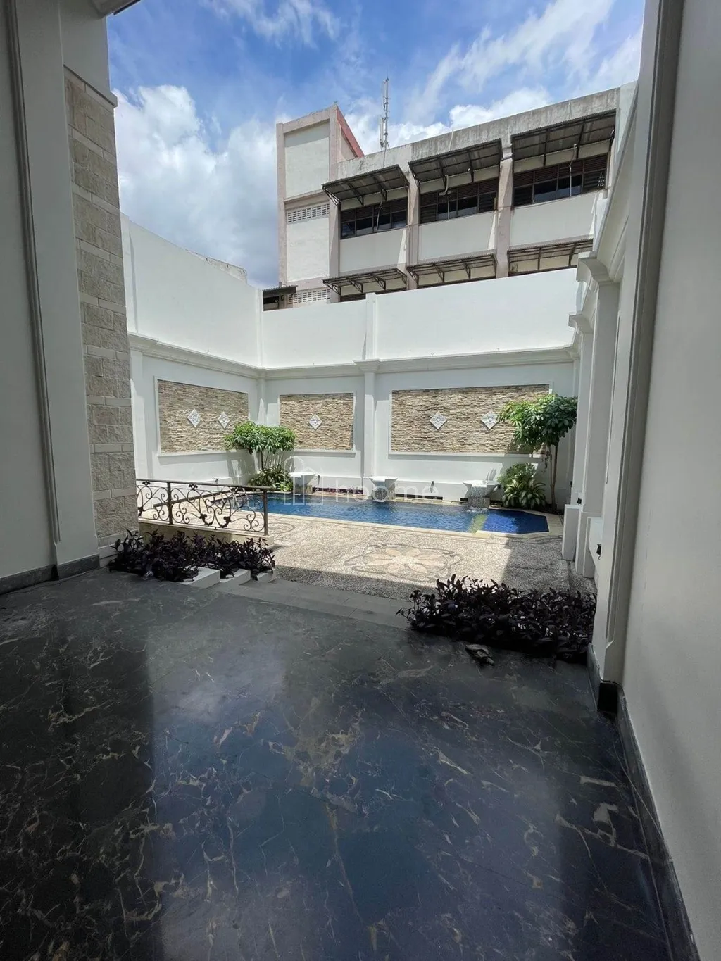 Dijual Rumah Mewah Secondary Dekat Stasiun Tebet, Bebas Banjir — foto 1 dari 4