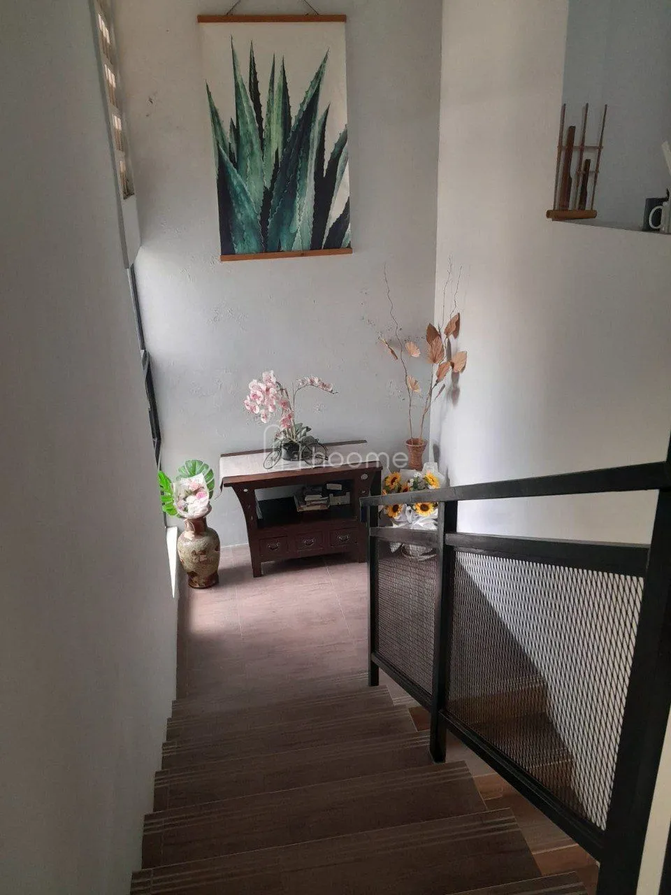 Dijual Rumah 2 Lantai Kolam Renang Furnished Arcamanik — foto 1 dari 4