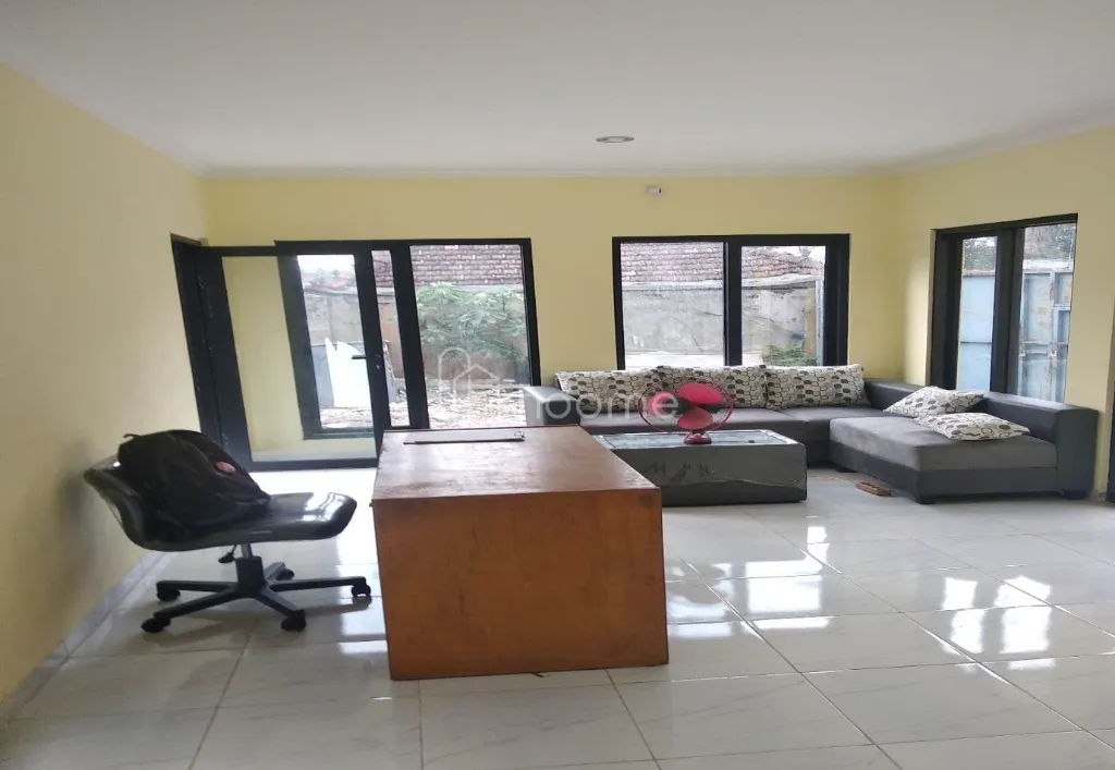 Disewa Ruko BEKAS KANTOR & LAHAN USAHASTRATEGIS — foto 1 dari 4
