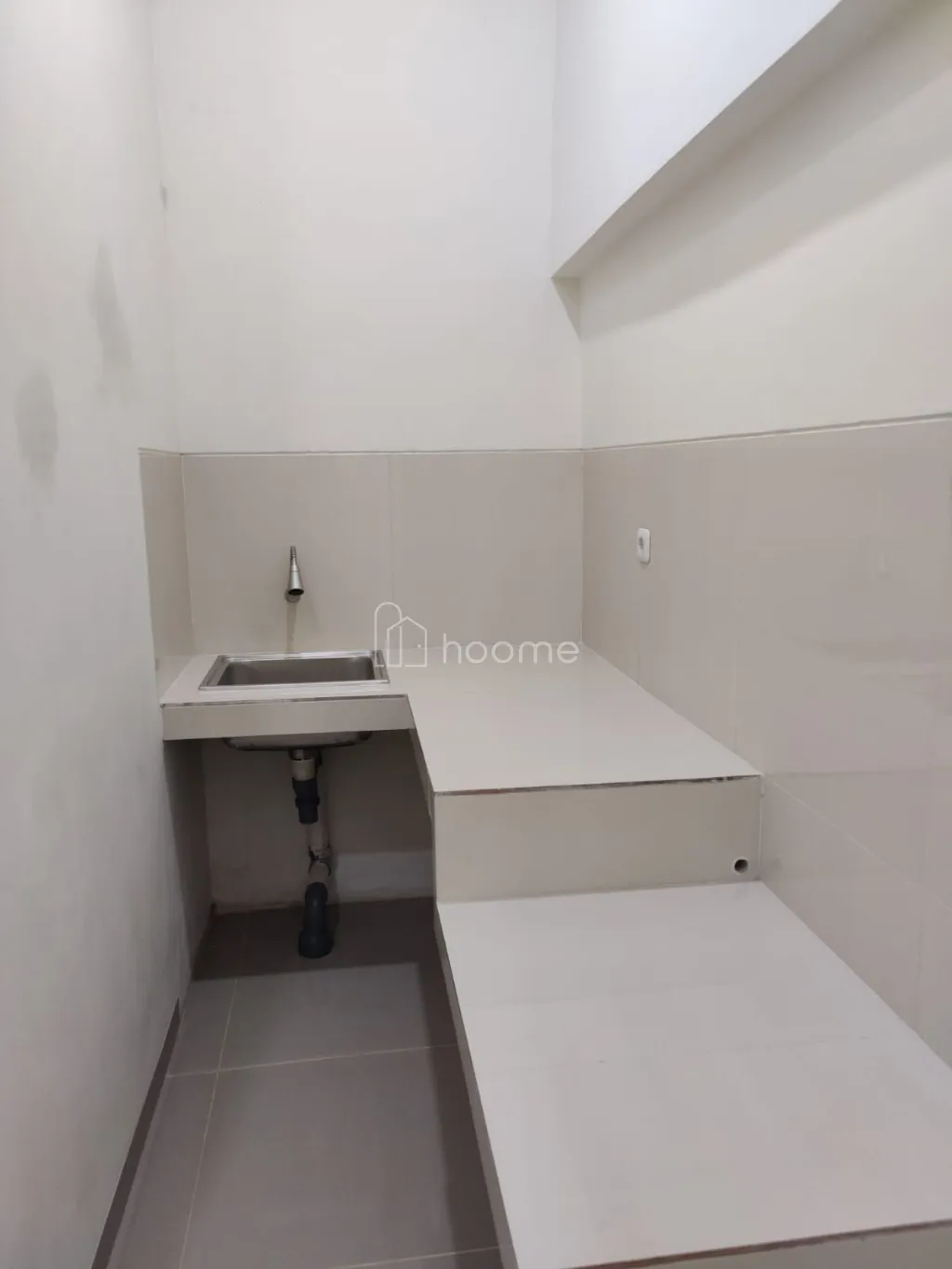 Disewa Rumah Baru di Jl. Pluit Karang Molek 16 Blok I 2 T No.8 — foto 1 dari 4