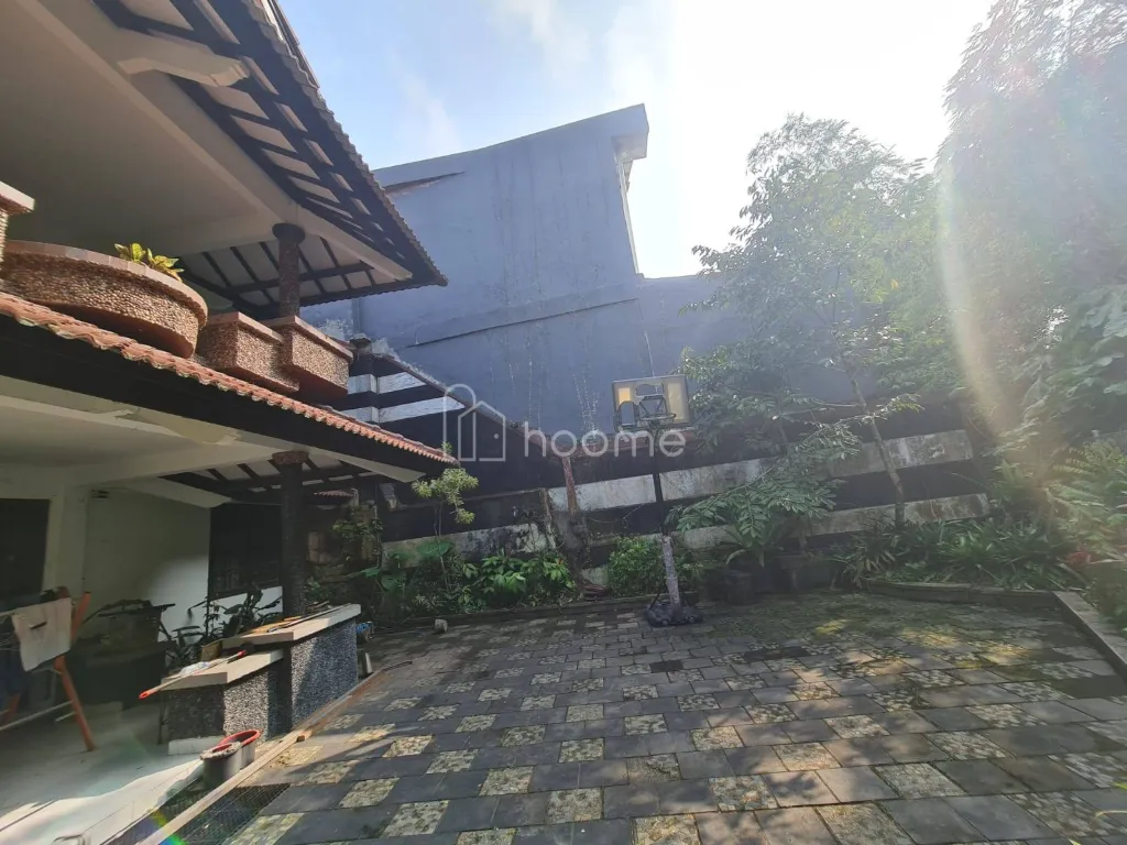 Dijual Rumah Di Jual Rumah Huni & Potensi Homestay Strategis — foto 1 dari 4