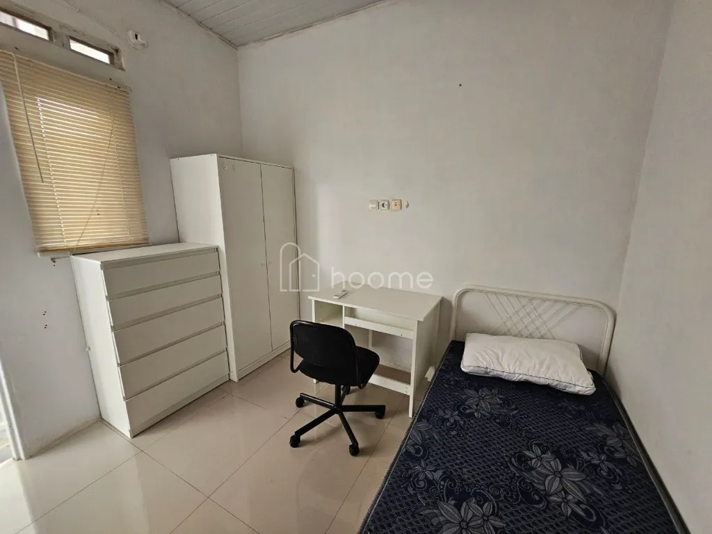 Dijual Kost 1,3 Miliar Dapat RUKOST 8 Kamar ber-AC Dekat UNPAD — foto 1 dari 4