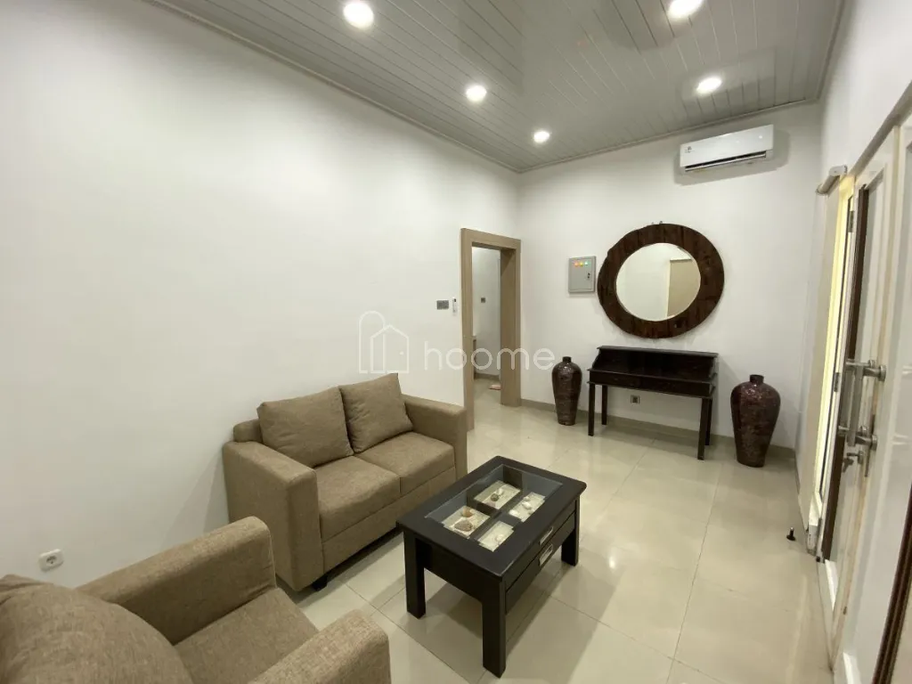 Disewa Rumah Home Office / Safe House di PIK 1 Jakarta Utara — foto 1 dari 4