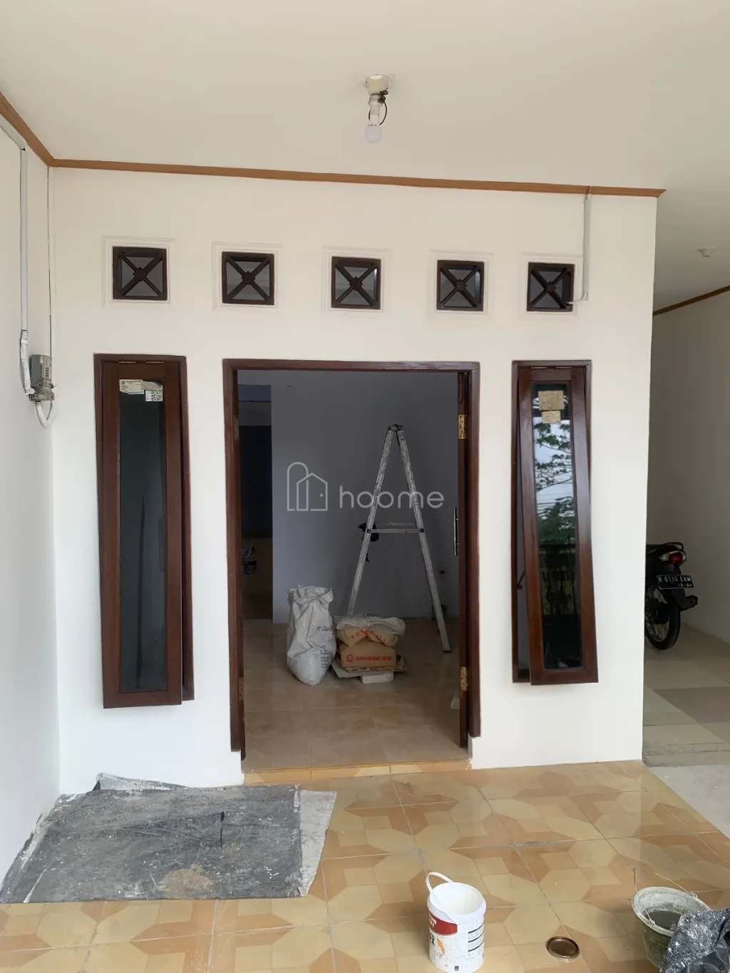 Dijual Rumah Rumah 2 lantai pinggir jalan raya akses tol — foto 1 dari 4