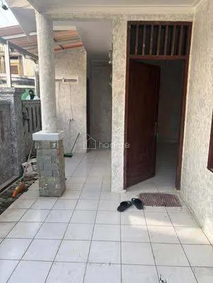 Disewa Rumah Dikontrakan Rumah dengan Akses mobil — foto 1 dari 3