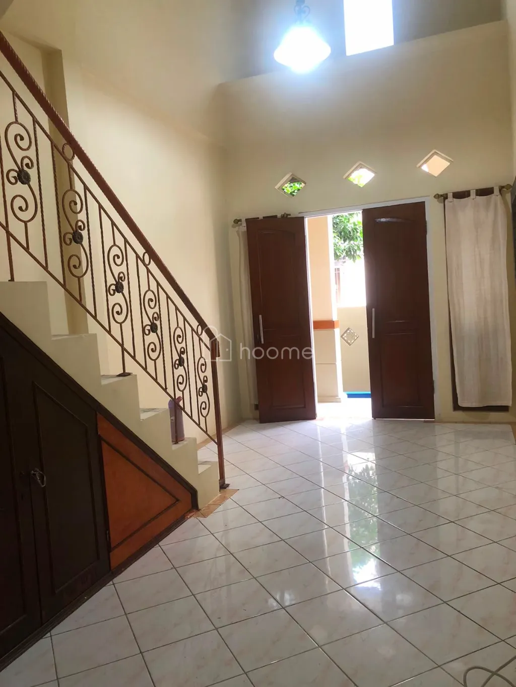 Dijual Rumah Graha Raya Bintaro 2 Lantai Bebas Banjir — foto 1 dari 4