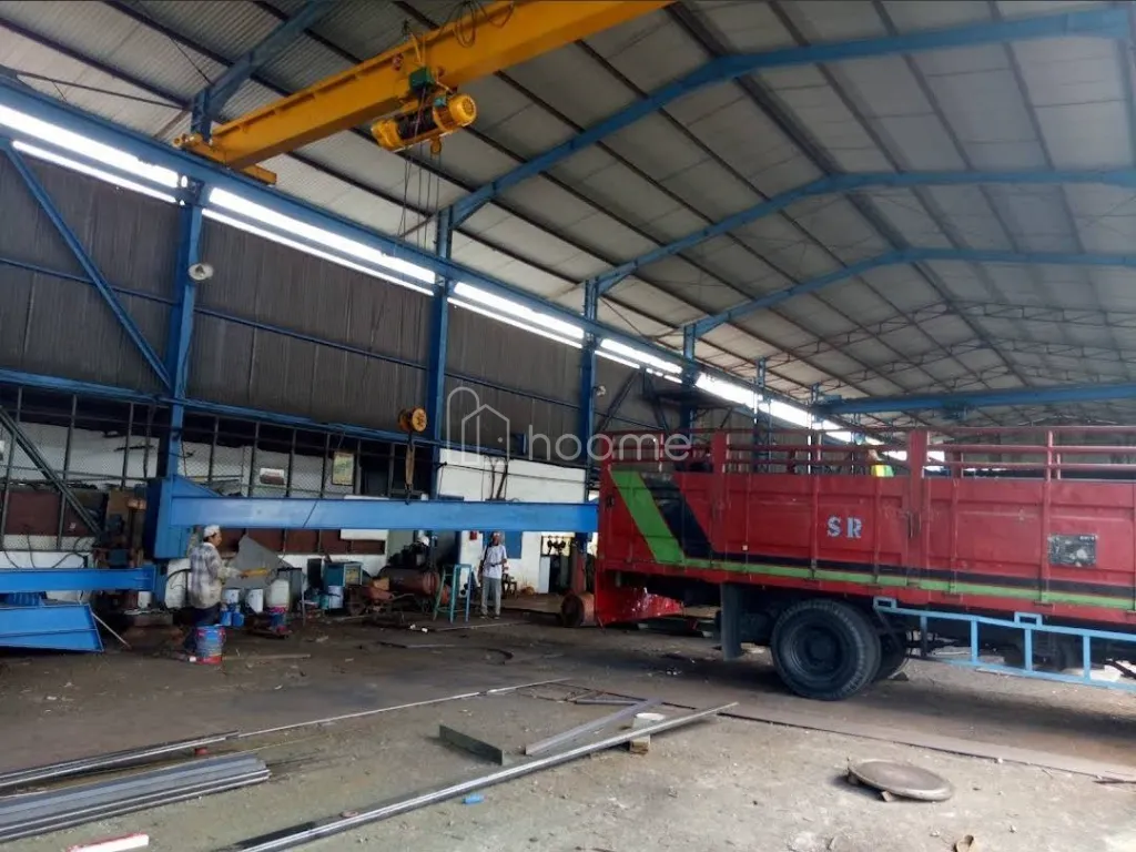 Dijual Gudang Eks Workshop Area Raya Waru Gedangan Strategis — foto 3 dari 4