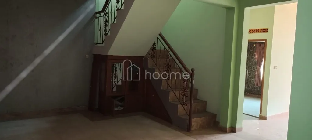 Dijual Rumah DIJUAL RUMAH 2 LANTAI SIAP HUNI DI VILLA NUSA INDA — foto 1 dari 4