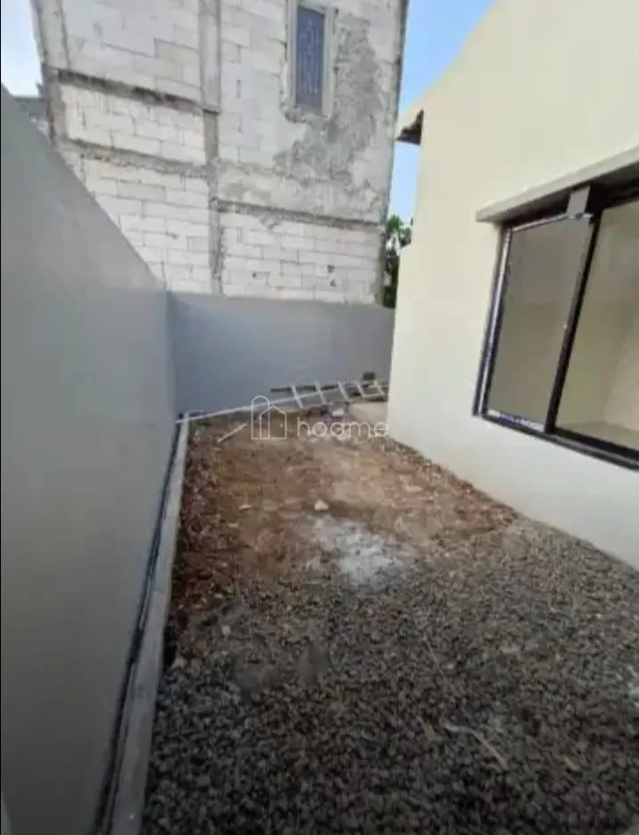 Dijual Rumah Dijual cepat lokasi Strategis — foto 1 dari 4