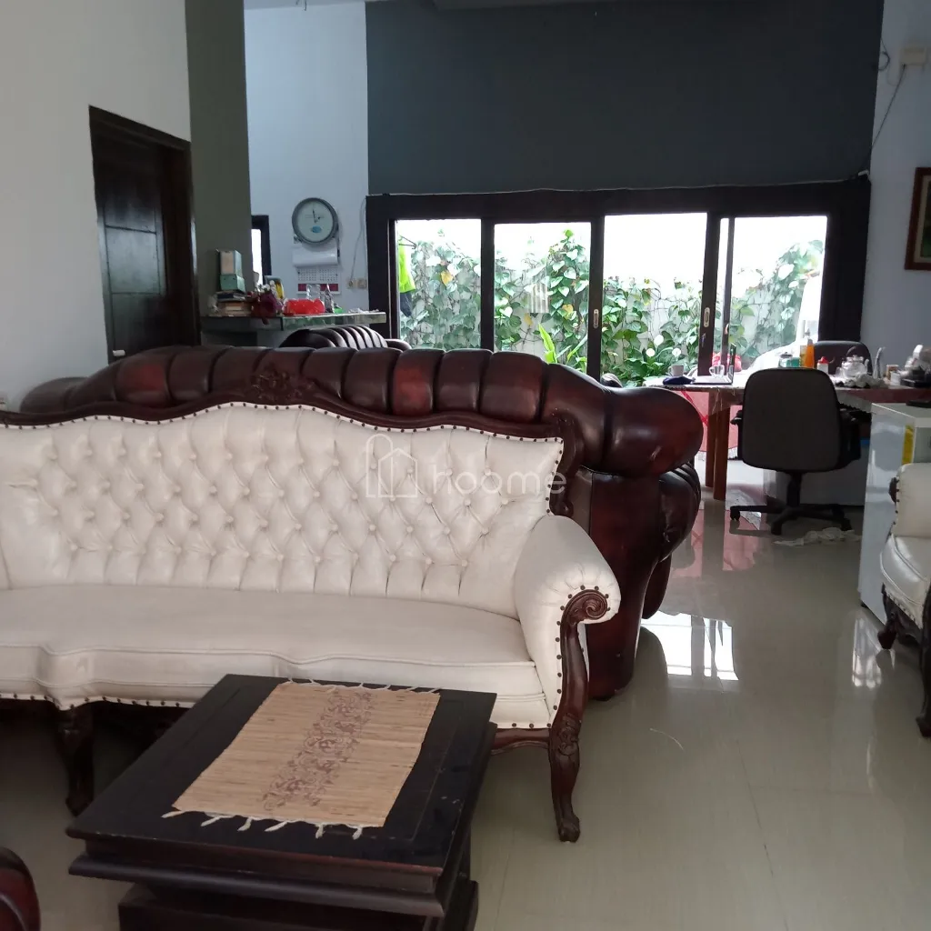 Dijual Rumah  Second Siap Huni Tanah Luas di Timur Cibubur — foto 1 dari 4