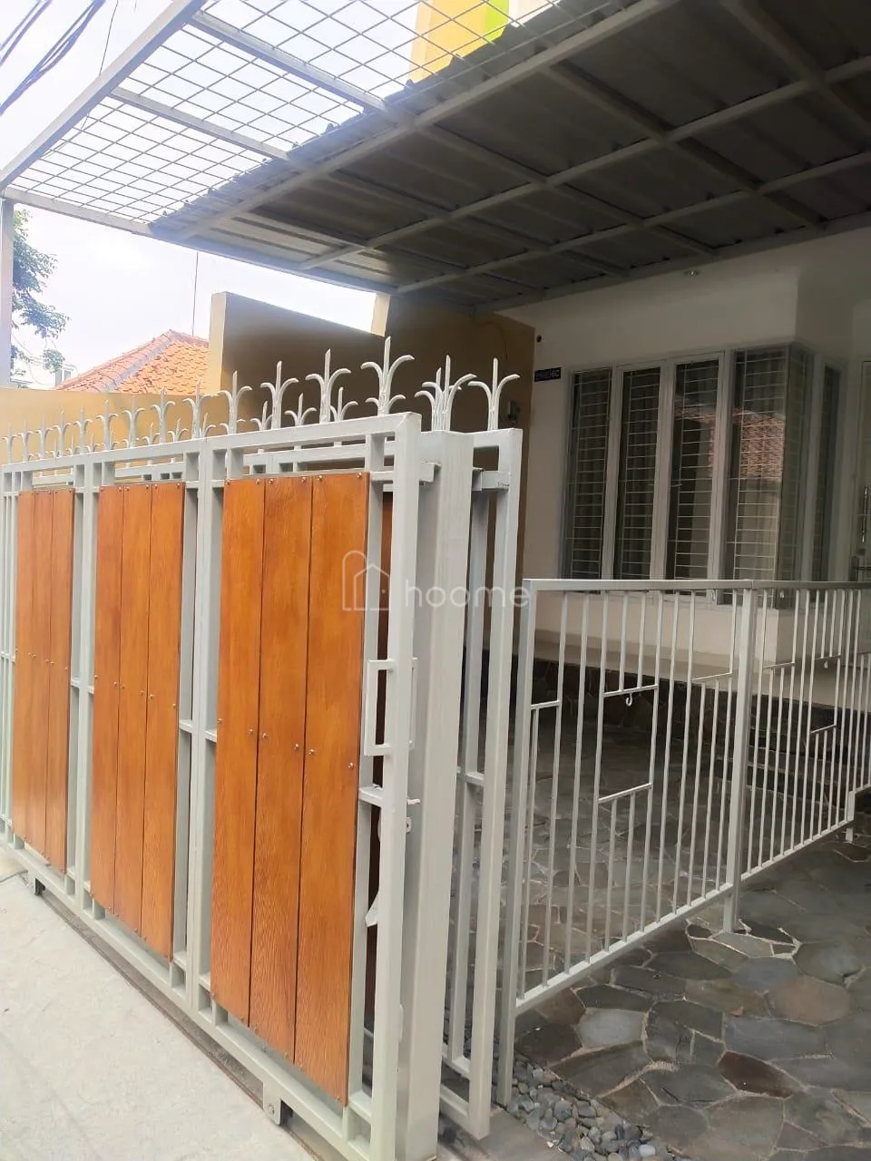 Disewa Rumah 2 lantai sangat dekat perkantoran — foto 2 dari 5