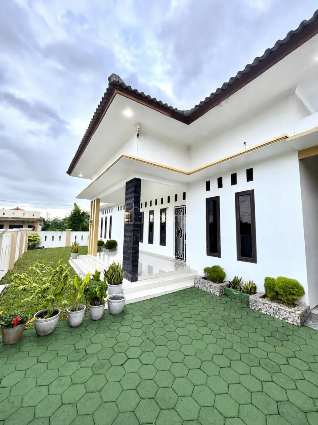 Dijual Rumah Rumah Modern Klasik Siap Huni — foto 1 dari 4