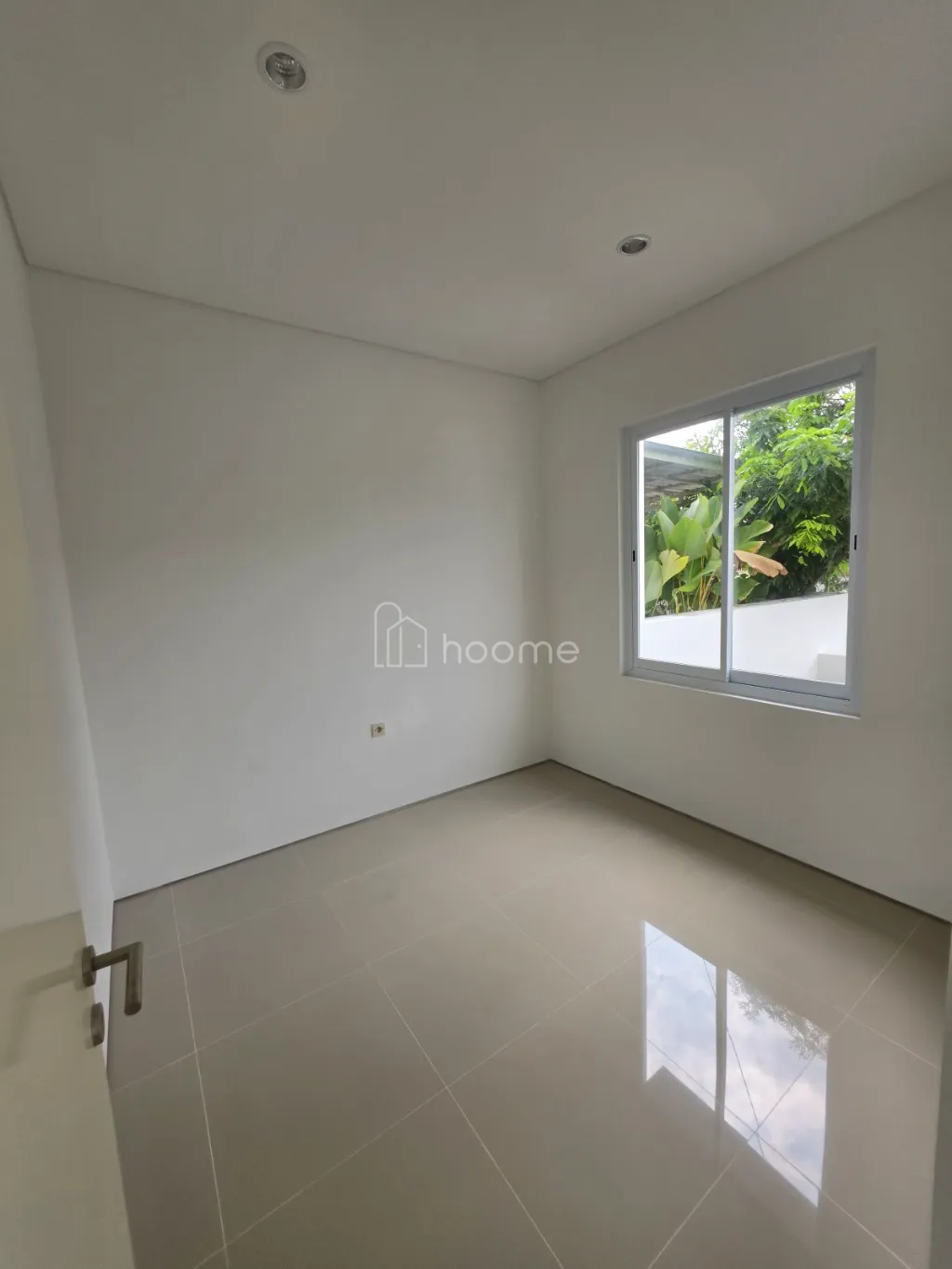 Disewa Rumah Disewa Murah Rumah 2 Lantai Sby Barat — foto 3 dari 12