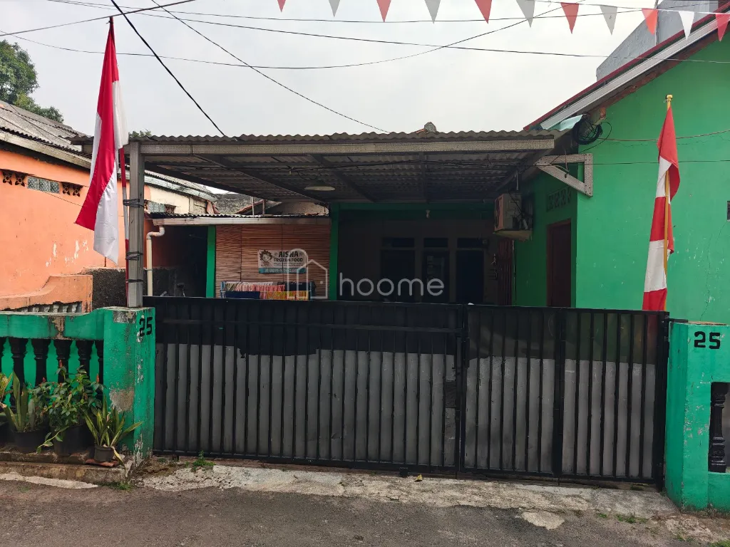 Dijual Rumah Rumah Keluarga Nyaman dgn Halaman Luas & Carport — foto 2 dari 4