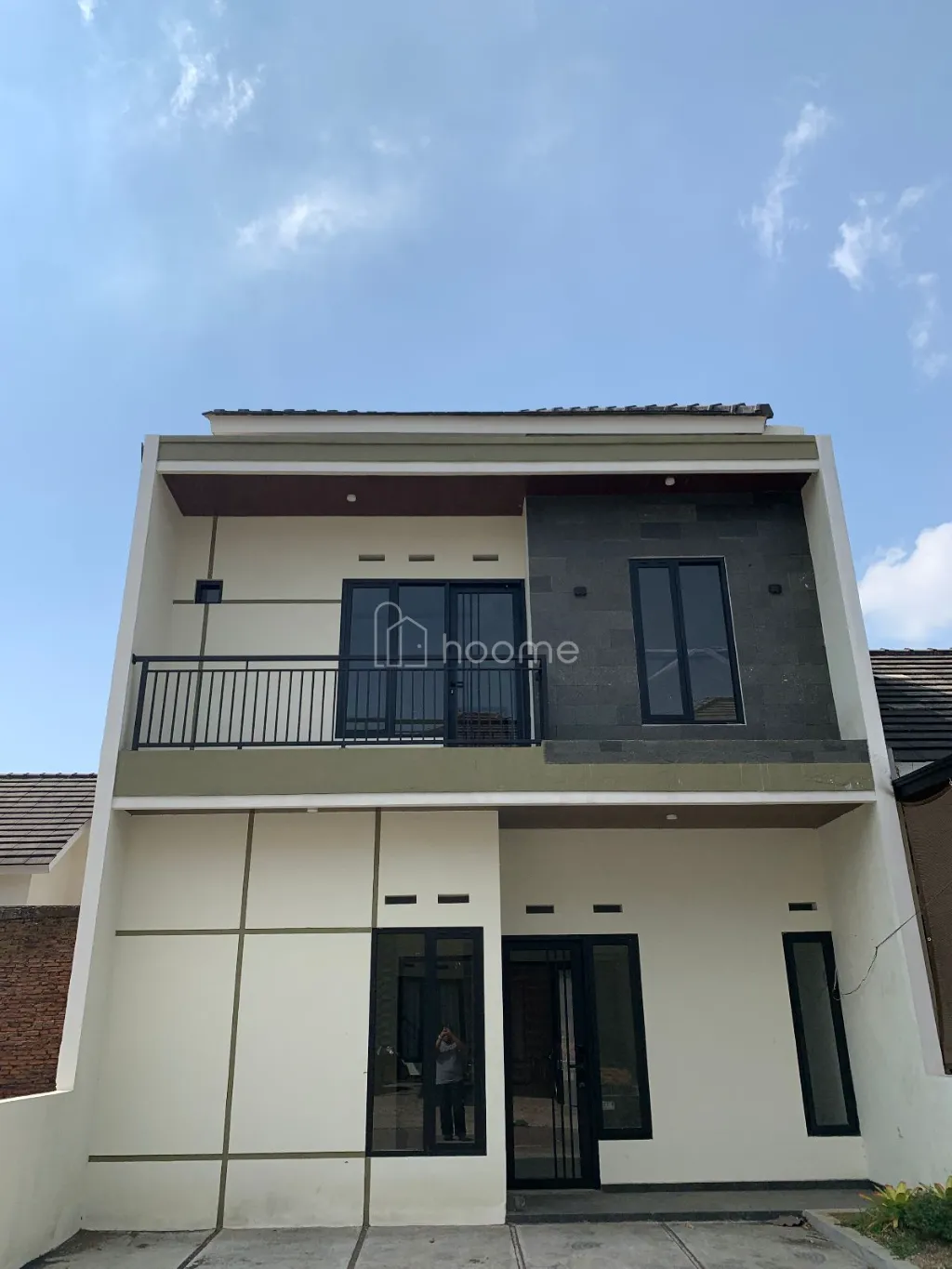 Dijual Rumah 2 Lantai Ready Stock, Lokasi Strategis SHM — foto 2 dari 10