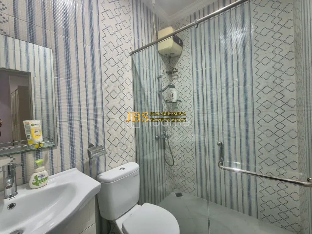 Dijual Rumah 2 Tingkat di Komplek Evergreen - Sunggal — foto 3 dari 20
