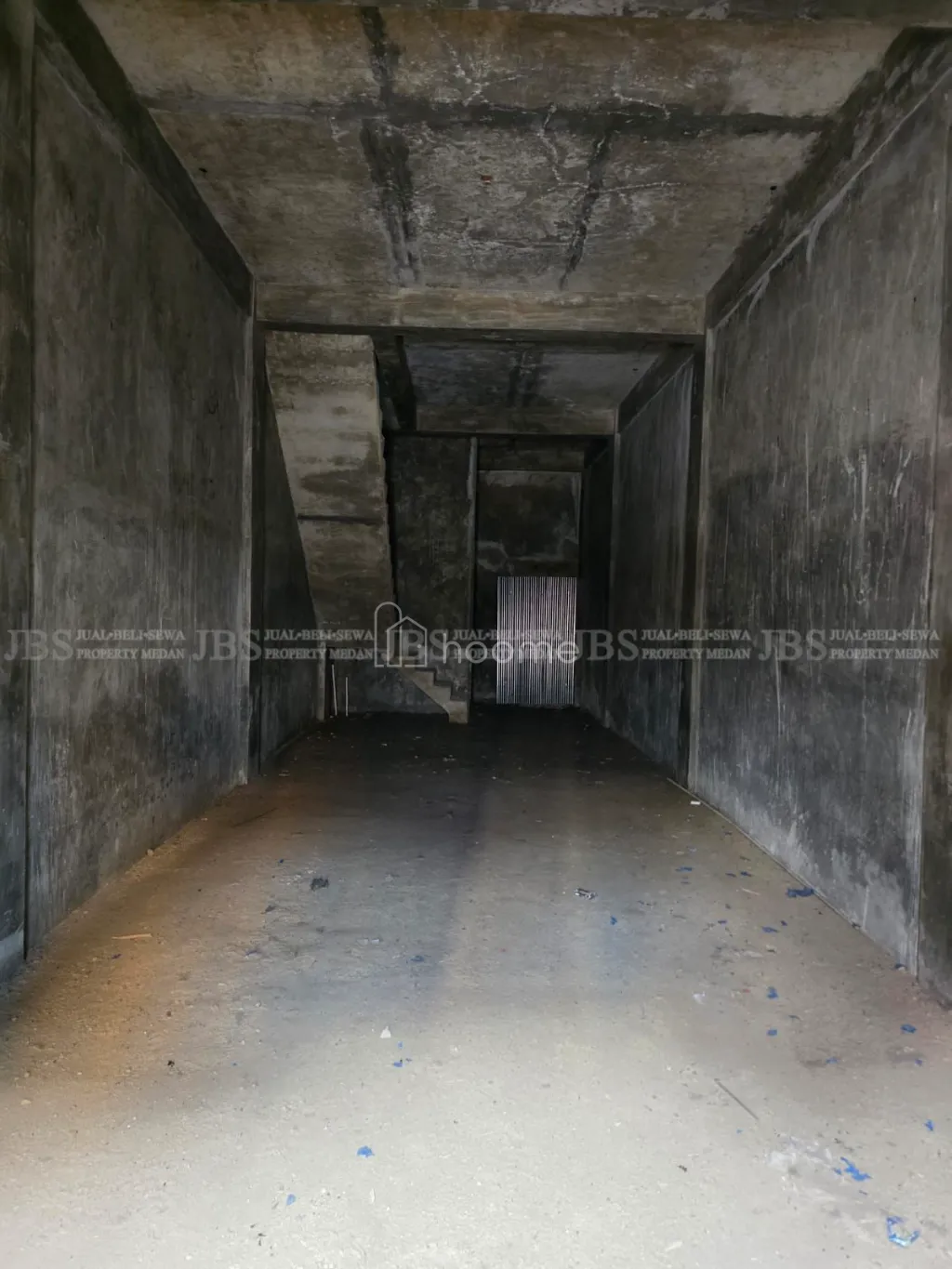 Disewa Ruko 3,5 Tingkat di Komplek J City - Pangkalan Mansyur — foto 3 dari 12