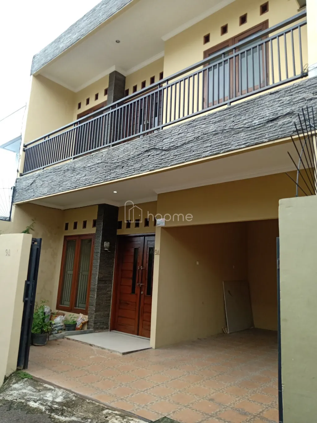 Disewa Rumah Disewakan Tahunan Rumah 2 Lantai — foto 2 dari 6