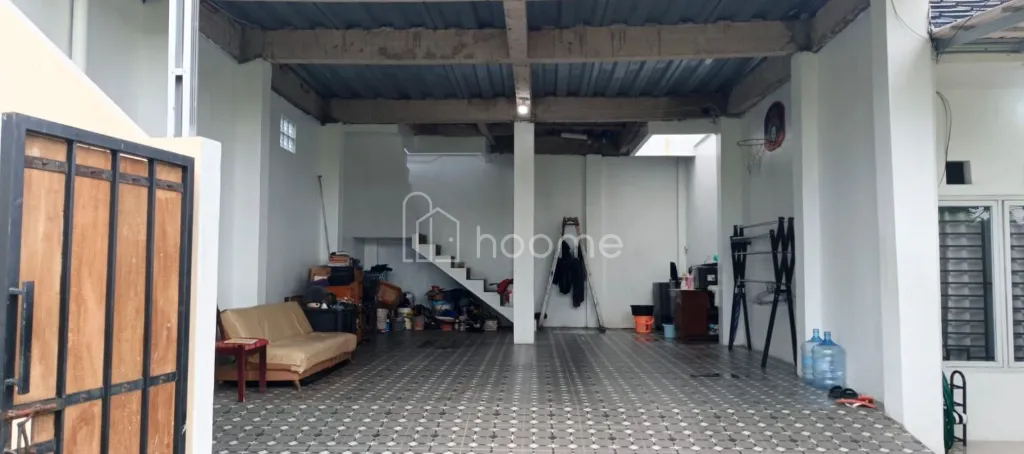 Dijual Rumah Dekat Stasiun bisa buat tempat usaha, SHGB — foto 2 dari 8