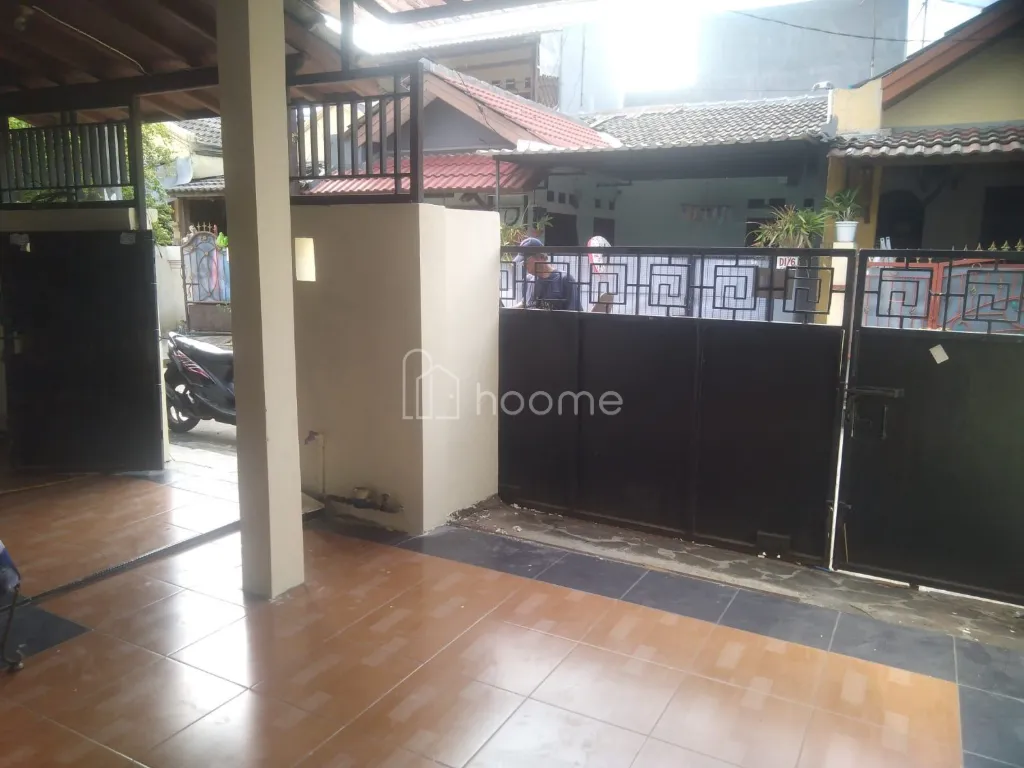 Dijual Rumah 2 Lantai, SHM — foto 3 dari 4