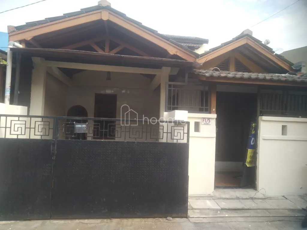 Dijual Rumah 2 Lantai, SHM — foto 2 dari 4