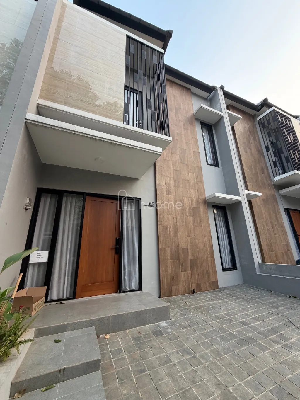 Dijual Rumah SIAP HUNI 2 LANTAI AKSES JALAN BESAR, SHM — foto 2 dari 4