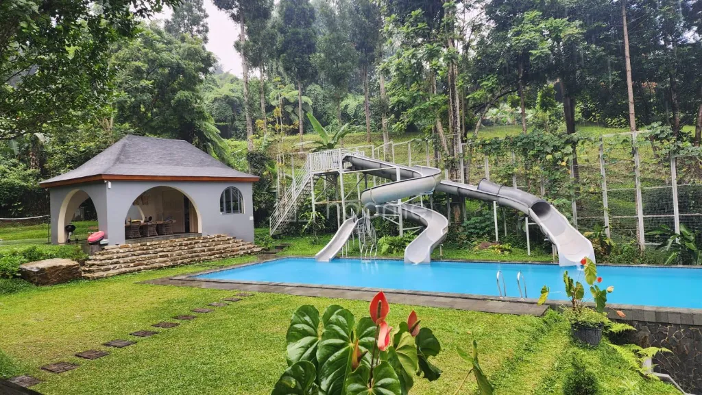 Dijual Villa  dijual villa megamendung puncak — foto 2 dari 6