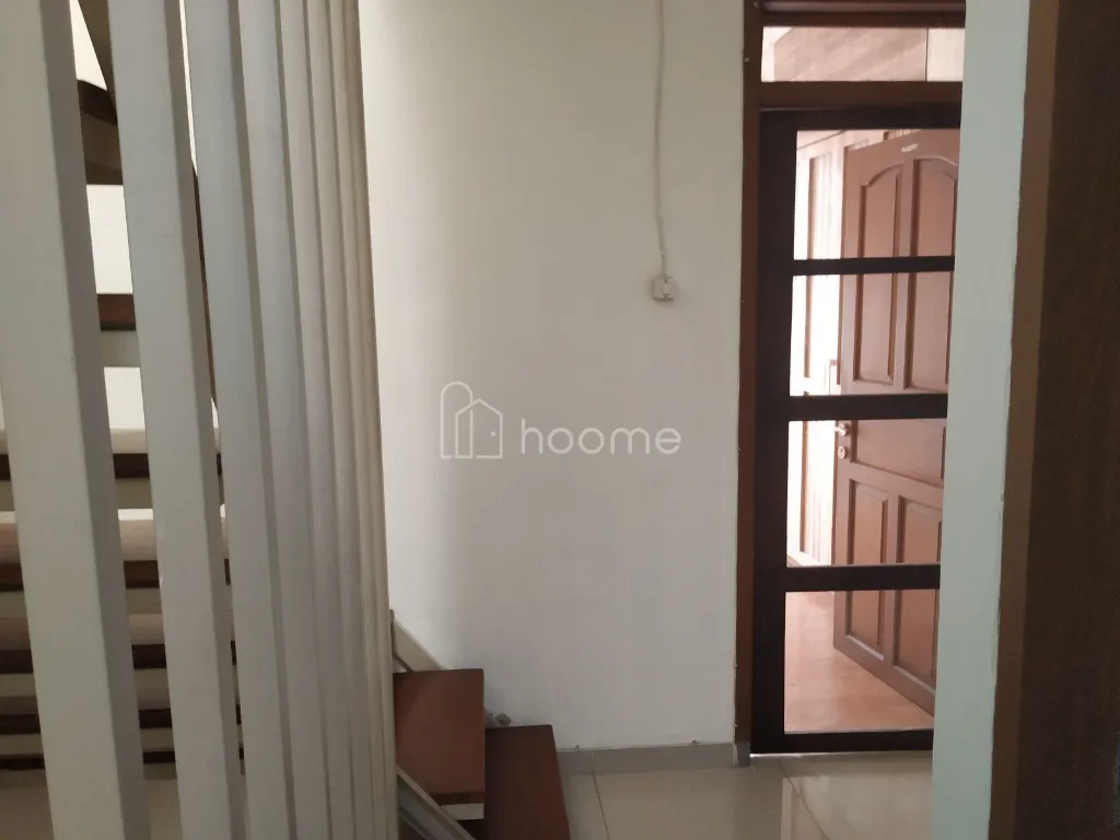 Dijual Rumah Rumah 3 Lantai di Bungur Jakpus - SHM, 2 KT,