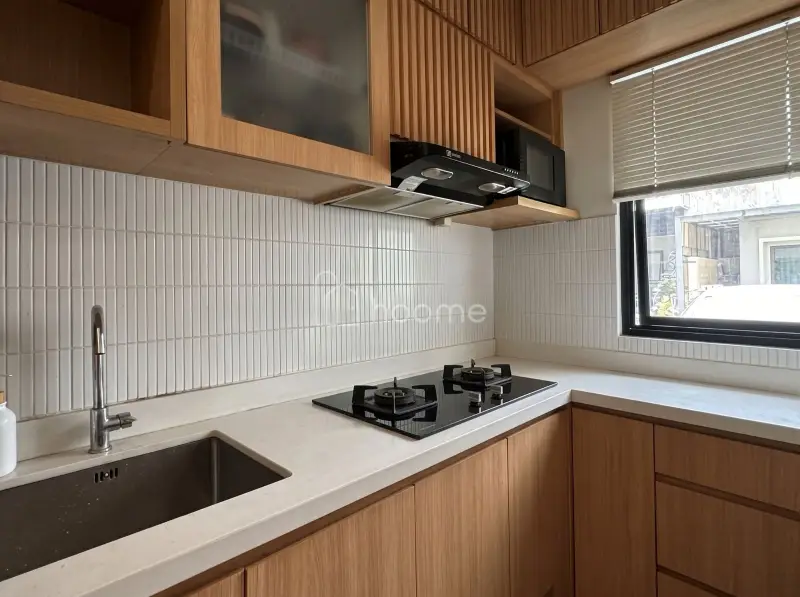 Dijual Rumah 2 Lt Akasia Eight Serua Ciputat, Dapur Premium