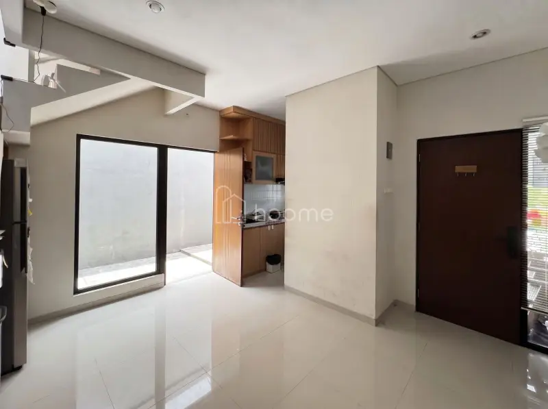 Dijual Rumah 2 Lt Akasia Eight Serua Ciputat, Dapur Premium