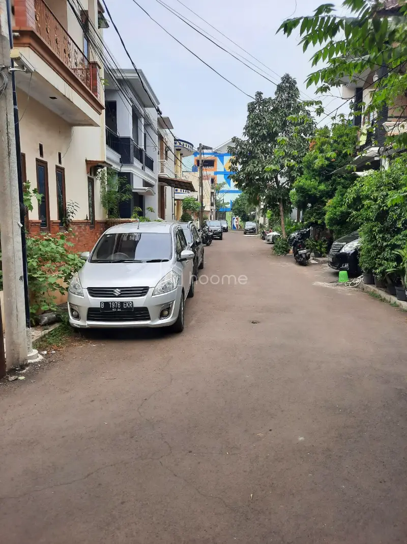 Dijual Rumah Dijual Rumah Asri & Nyaman di Perumahan Condet