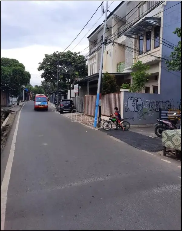 Disewa Rumah Disewa Rumah Nyaman & Asri di Pinggir Jalan Raya
