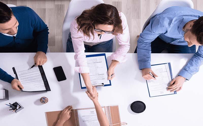 Headhunter và tuyển dụng truyền thống khác nhau như thế nào?