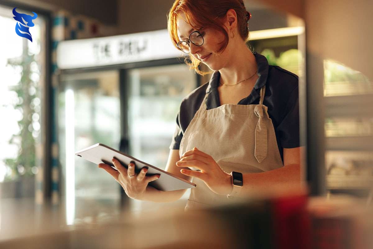 Thiết kế website tự làm so với thuê chuyên gia: lựa chọn nào tốt hơn?
