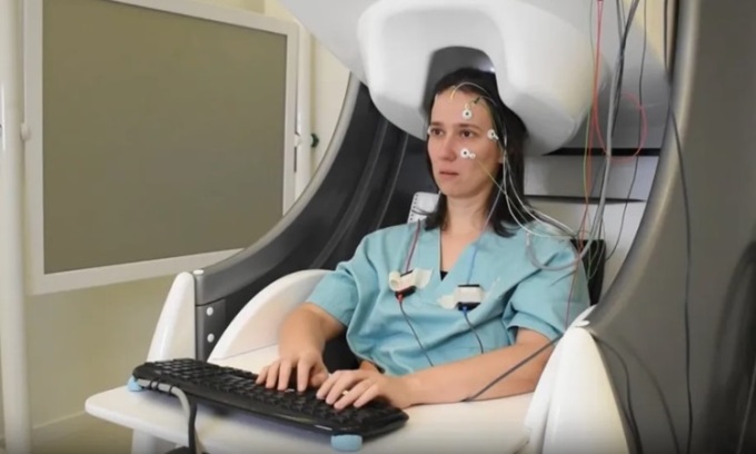 Ai quét não biến đổi ý nghĩ thành câu chữ